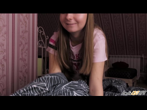 ❤️ Blondina îi suge adânc prietenei ei și primește spermă în gură ❤❌  at ro.yespornpics-com.ru ❌️❤